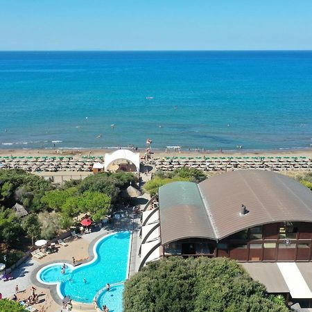 Canado Club Family Village Марина ди Кастането Кардучи Екстериор снимка